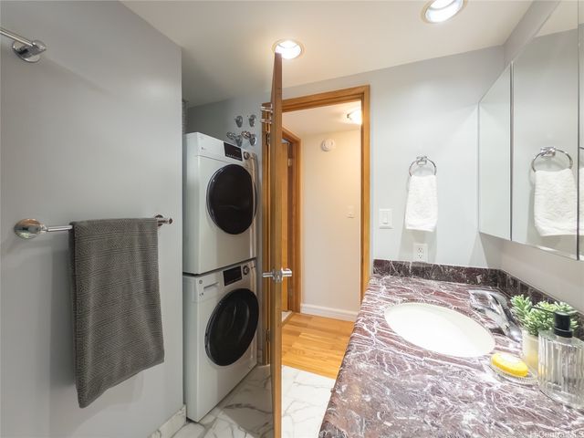 411 Hobron Lane 3814, Honolulu, HI 96815