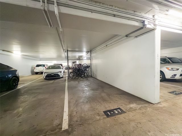 411 Hobron Lane 3814, Honolulu, HI 96815