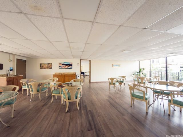 411 Hobron Lane 3814, Honolulu, HI 96815