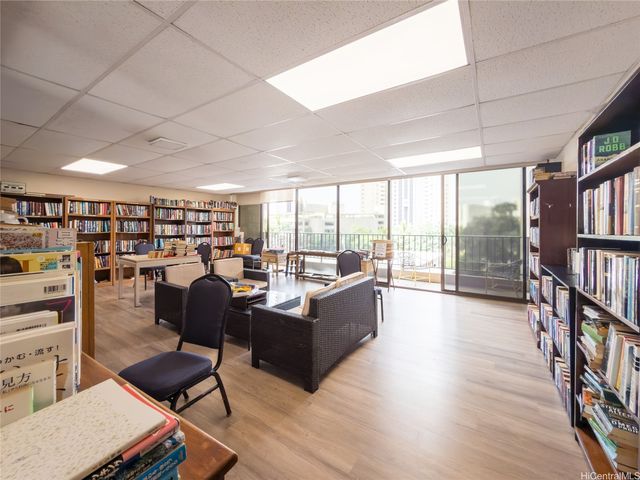 411 Hobron Lane 3814, Honolulu, HI 96815