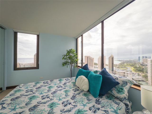 411 Hobron Lane 3814, Honolulu, HI 96815