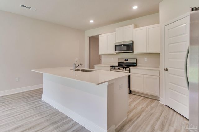 8115 Fox Hunt Dr, Milton, FL 32583