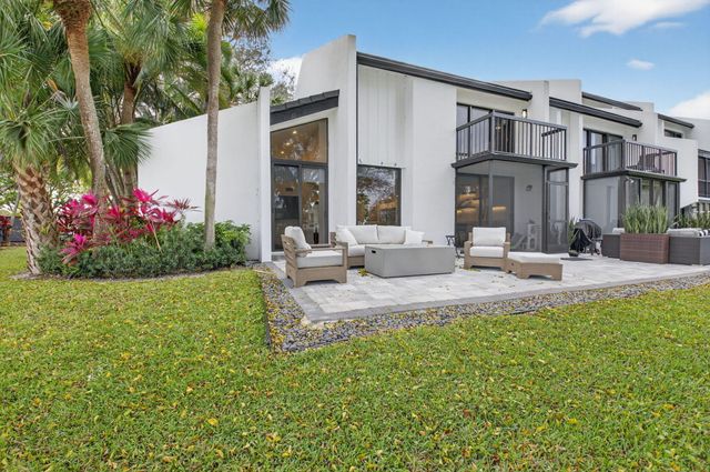 3207 Bridgewood Drive, Boca Raton, FL 33434