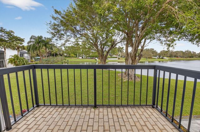 3207 Bridgewood Drive, Boca Raton, FL 33434
