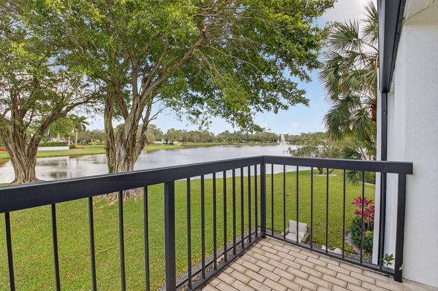 3207 Bridgewood Drive, Boca Raton, FL 33434