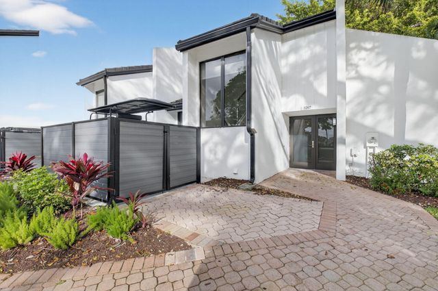 3207 Bridgewood Drive, Boca Raton, FL 33434