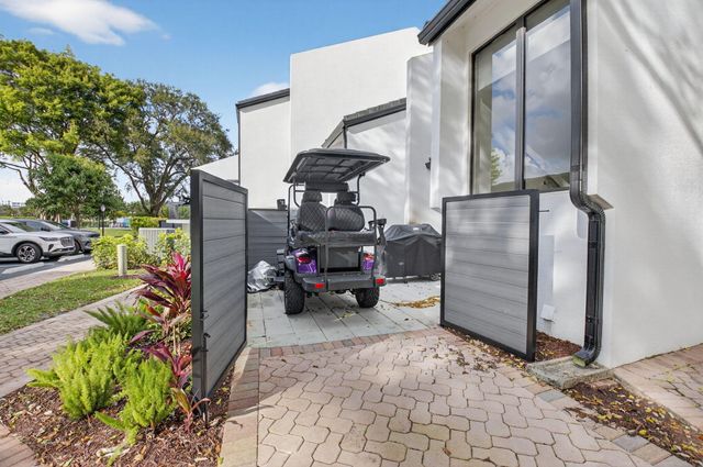 3207 Bridgewood Drive, Boca Raton, FL 33434