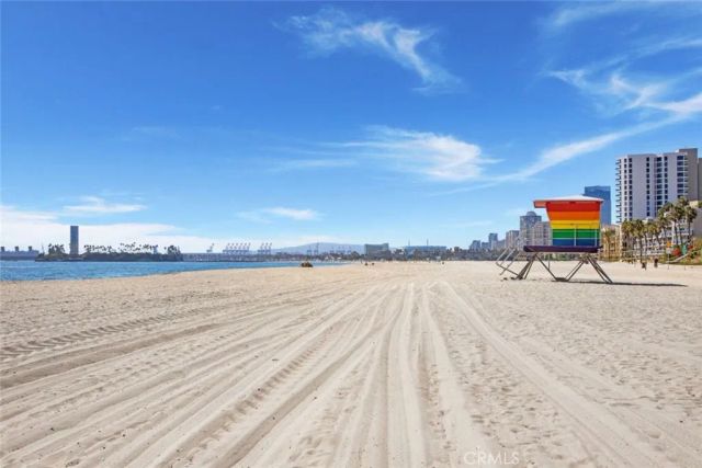 1825 E 3rd Street 4, Long Beach, CA 90802