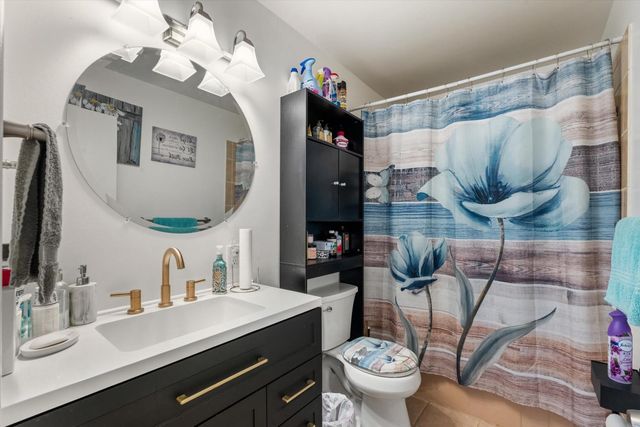 4965 I Pkwy, Sacramento, CA 95823