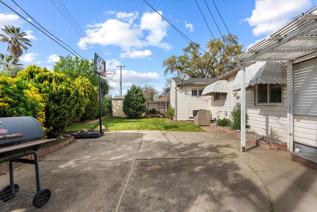 4965 I Pkwy, Sacramento, CA 95823