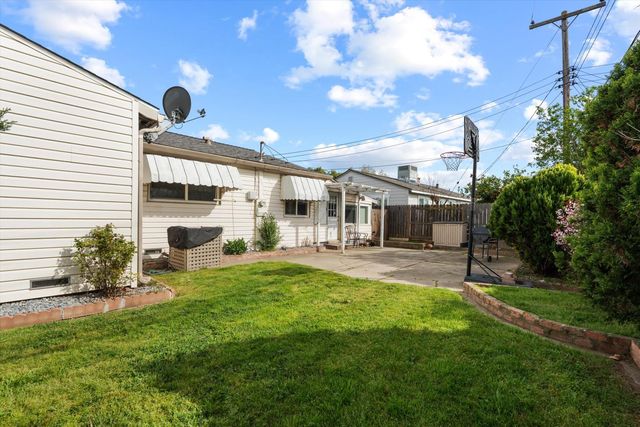 4965 I Pkwy, Sacramento, CA 95823