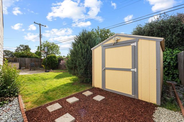 4965 I Pkwy, Sacramento, CA 95823