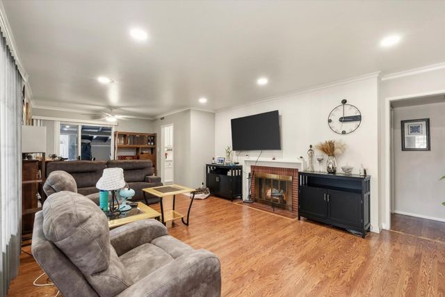 4965 I Pkwy, Sacramento, CA 95823