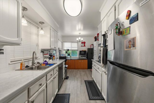 4965 I Pkwy, Sacramento, CA 95823