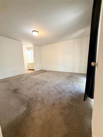 5602 Easthampton Drive B, Houston, TX 77039