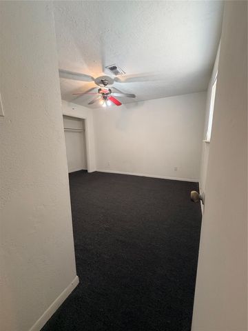 5602 Easthampton Drive B, Houston, TX 77039