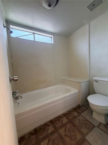 5602 Easthampton Drive B, Houston, TX 77039