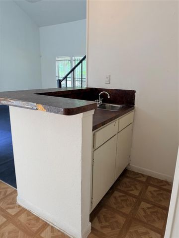 5602 Easthampton Drive B, Houston, TX 77039