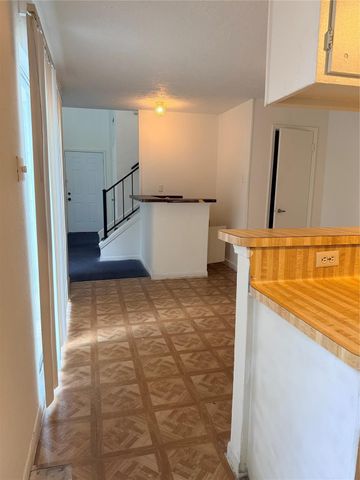 5602 Easthampton Drive B, Houston, TX 77039
