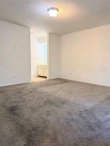 5602 Easthampton Drive B, Houston, TX 77039