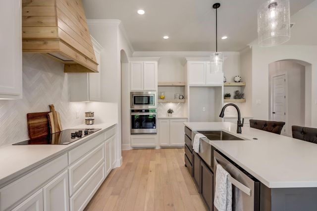 1007 Meadow Wood Terrace, Azle, TX 76020