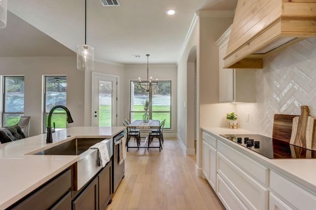 1007 Meadow Wood Terrace, Azle, TX 76020