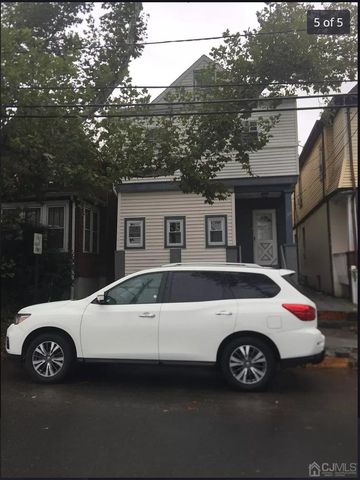 423 Augustine Place, Perth Amboy, NJ 08861