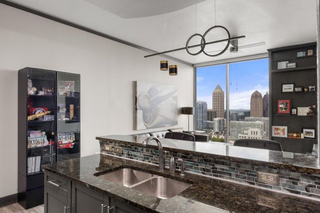 855 Peachtree NE Street 2906, Atlanta, GA 30308