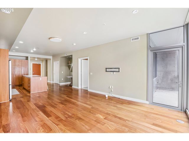 841 S GAINES St 335, Portland, OR 97239