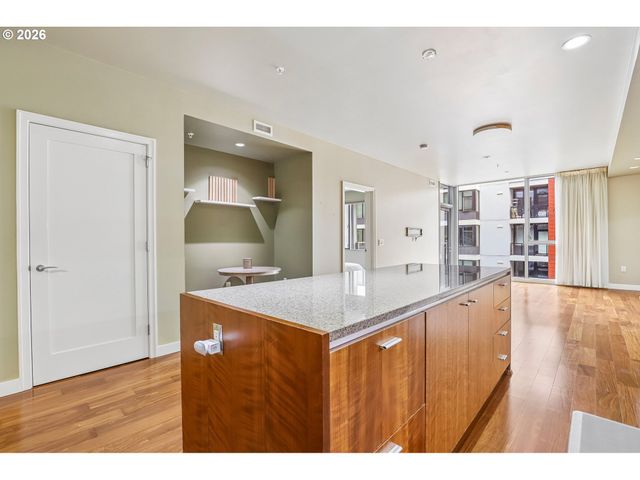 841 S GAINES St 335, Portland, OR 97239