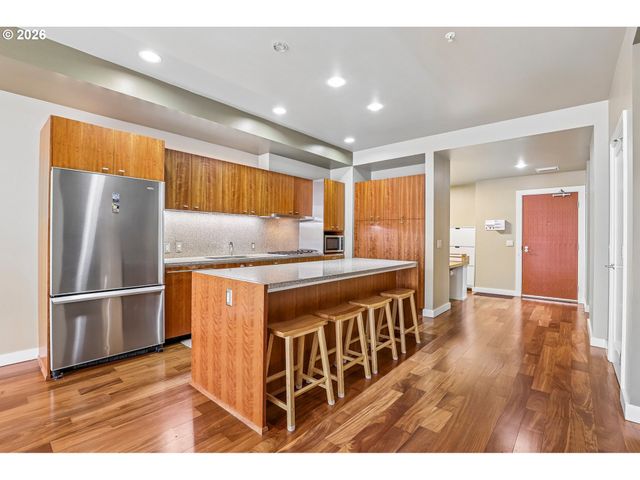 841 S GAINES St 335, Portland, OR 97239