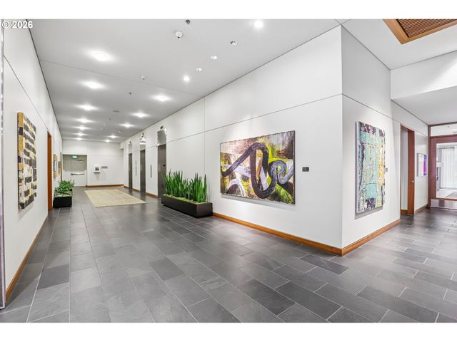 841 S GAINES St 335, Portland, OR 97239