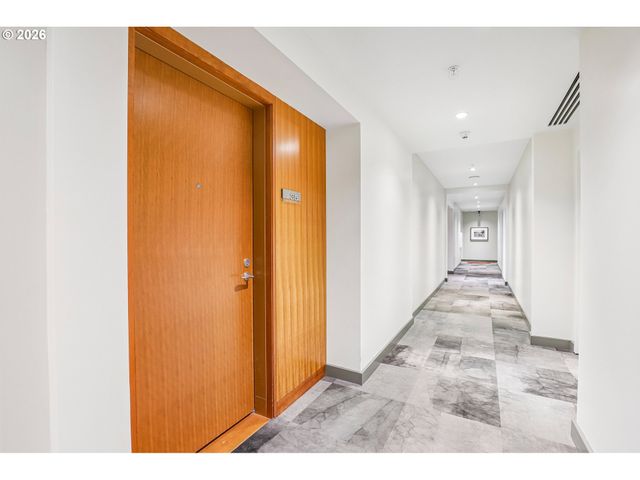 841 S GAINES St 335, Portland, OR 97239