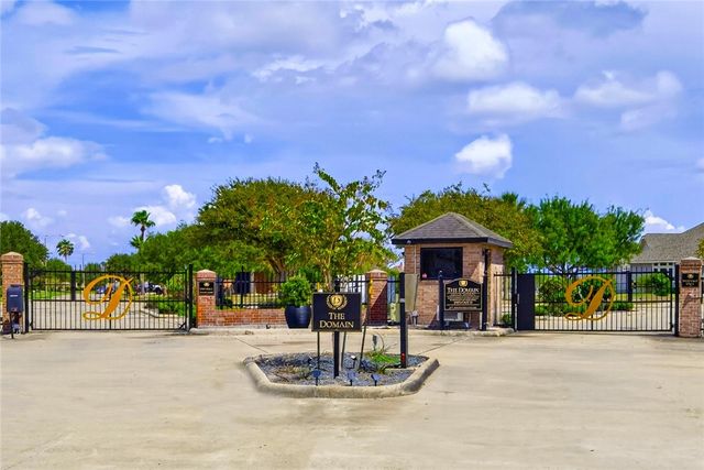 57 W Bar Le Doc Dr, Corpus Christi, TX 78414