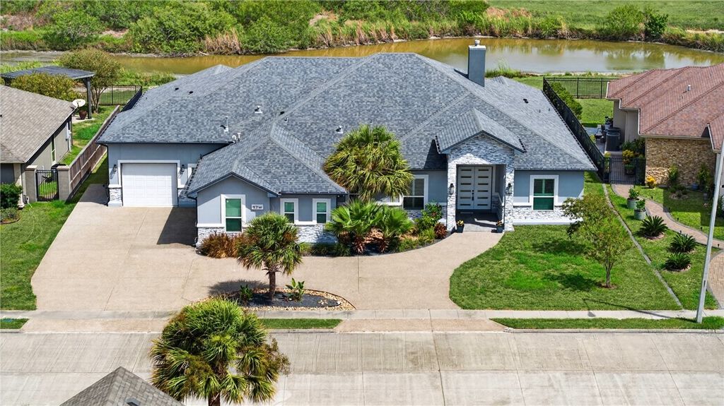 57 W Bar Le Doc Dr, Corpus Christi, TX 78414 — photo 2