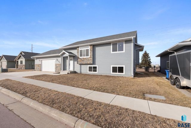 412 E Cairos Pl Place, Brandon, SD 57005