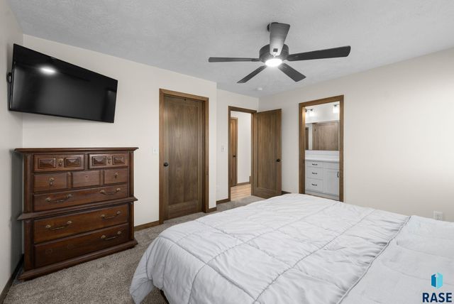 412 E Cairos Pl Place, Brandon, SD 57005