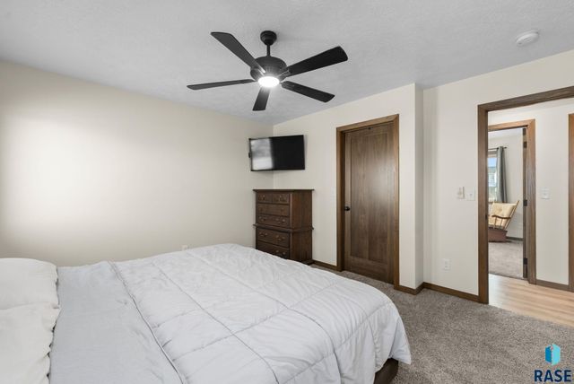 412 E Cairos Pl Place, Brandon, SD 57005