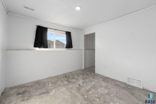 412 E Cairos Pl Place, Brandon, SD 57005