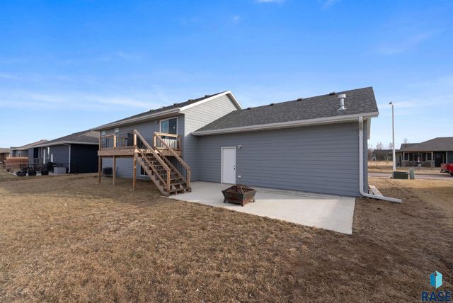 412 E Cairos Pl Place, Brandon, SD 57005