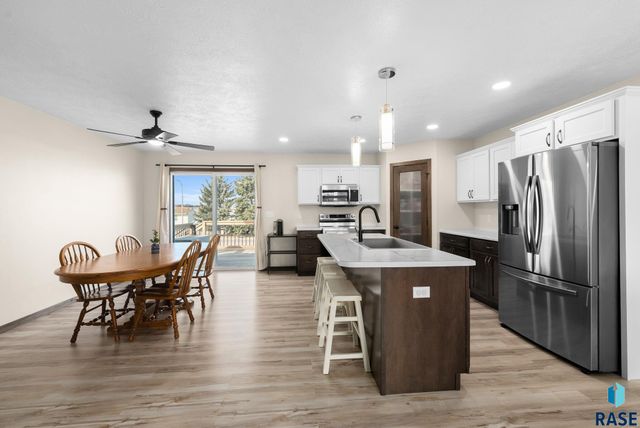 412 E Cairos Pl Place, Brandon, SD 57005