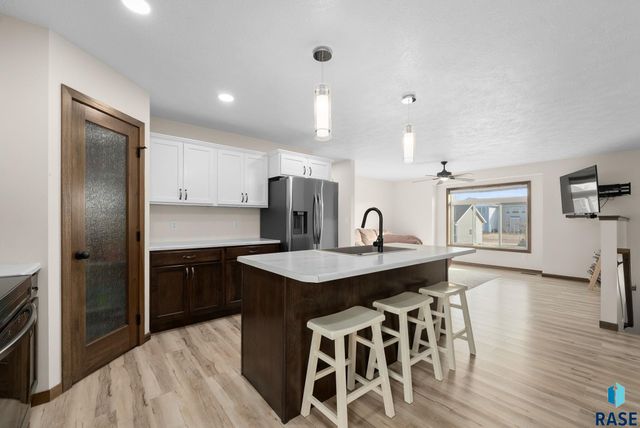 412 E Cairos Pl Place, Brandon, SD 57005