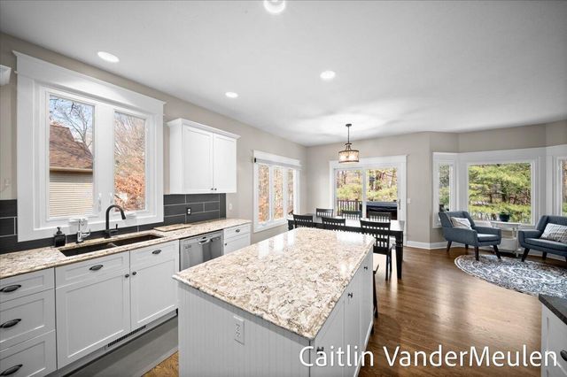 2627 Golfbury Drive SW, Wyoming, MI 49519