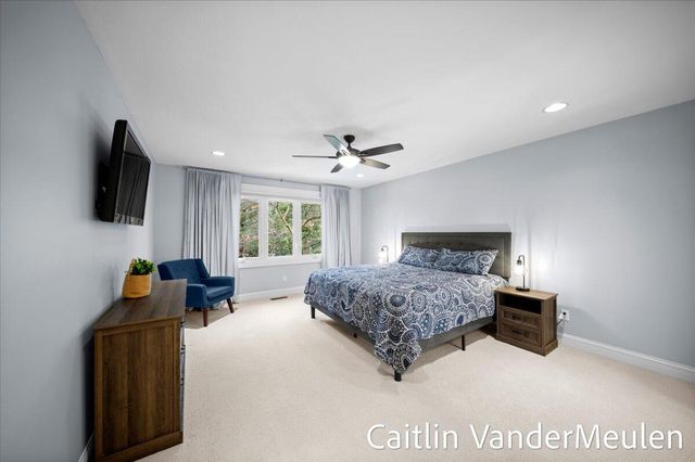 2627 Golfbury Drive SW, Wyoming, MI 49519