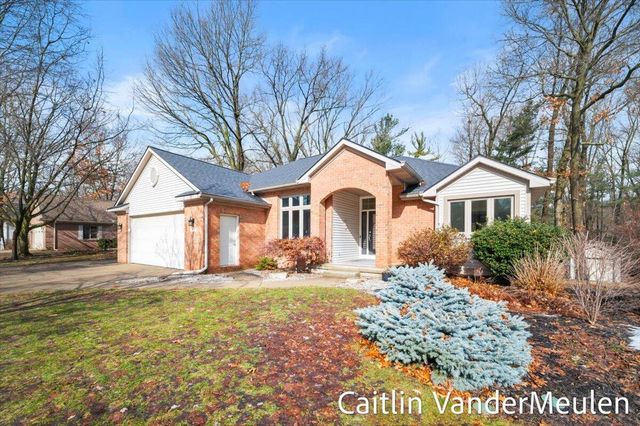 2627 Golfbury Drive SW, Wyoming, MI 49519