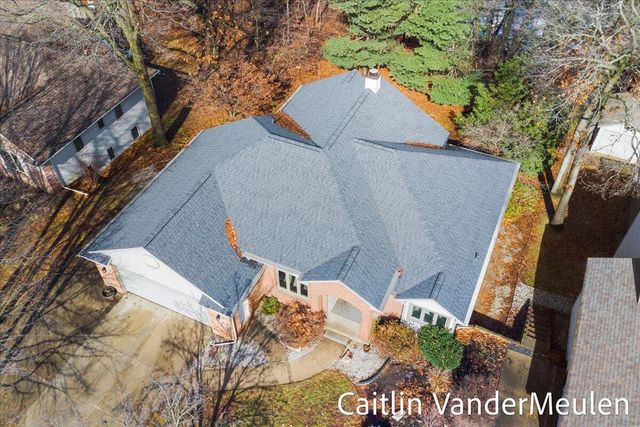 2627 Golfbury Drive SW, Wyoming, MI 49519