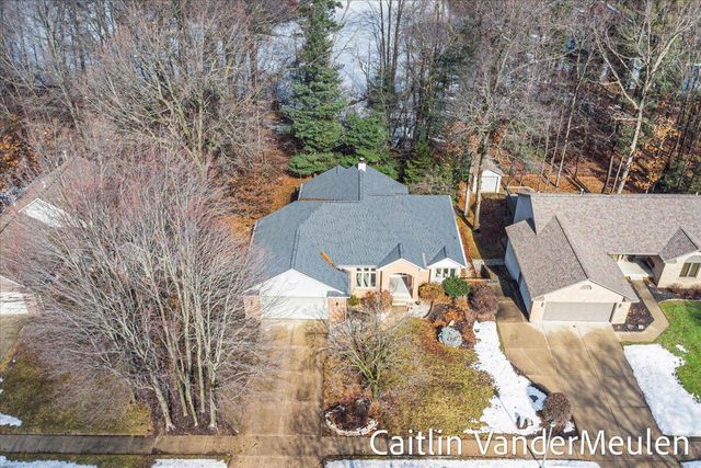 2627 Golfbury Drive SW, Wyoming, MI 49519