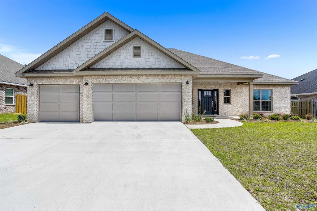22879 Ansley Drive, Athens, AL 35613