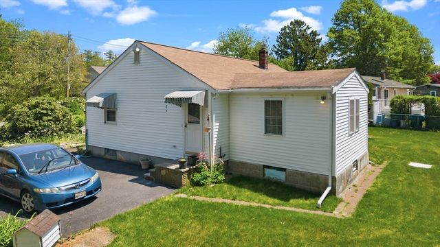 1638 Braley Rd, New Bedford, MA 02745