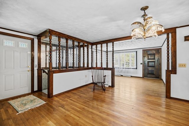 1638 Braley Rd, New Bedford, MA 02745